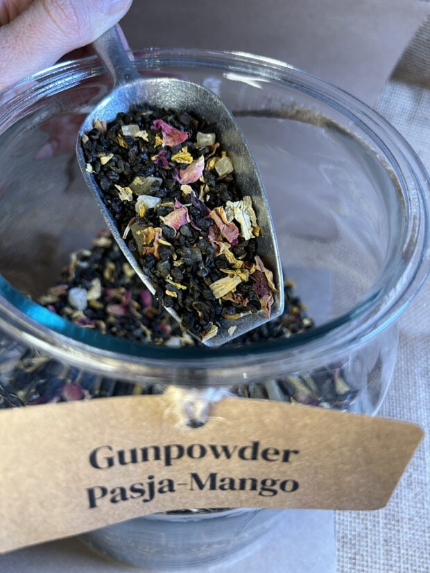 Esencja Sanok - Gunpowder Pasja – Mango