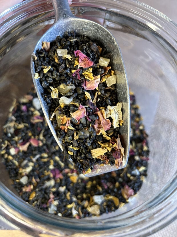 Esencja Sanok - Gunpowder Pasja – Mango