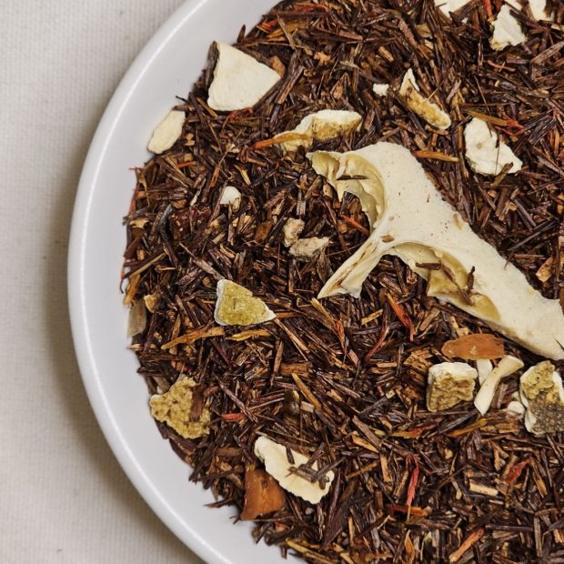 Rooibos Granat - Grapefruit na talerzyku.