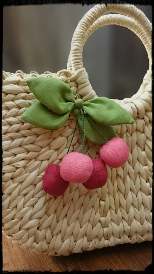 Esencja Sanok - Lniane Wisienki