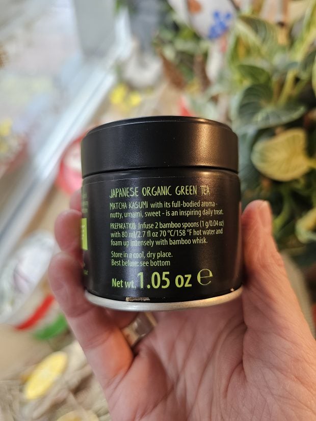 Bok puszki Matcha Japan Kasumi z opisem produktu
